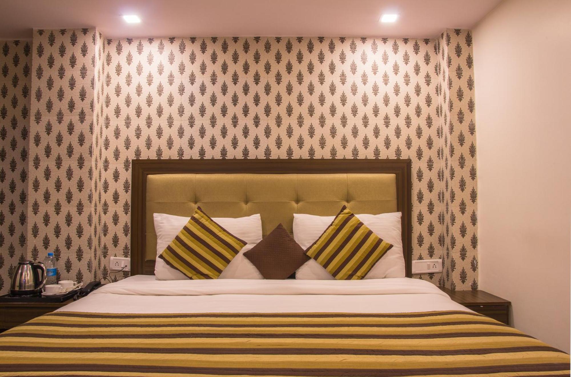 Hotel Pawan Plaza Near Sir Ganga Ram Hospital Delhi  Extérieur photo