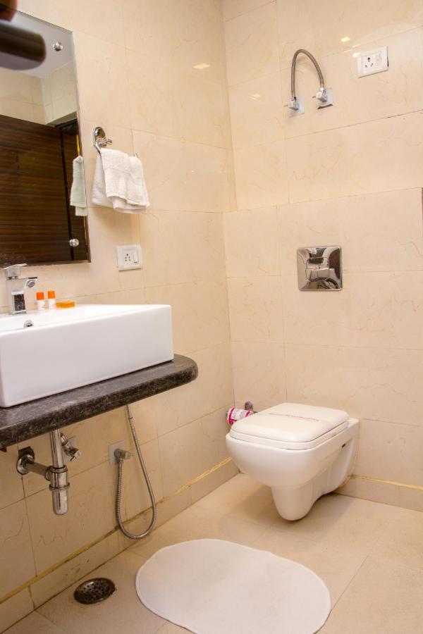 Hotel Pawan Plaza Near Sir Ganga Ram Hospital Delhi  Extérieur photo