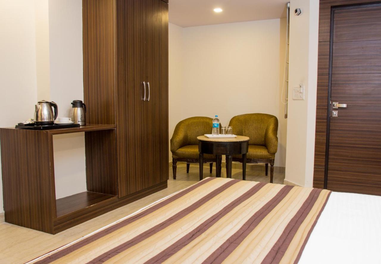 Hotel Pawan Plaza Near Sir Ganga Ram Hospital Delhi  Extérieur photo