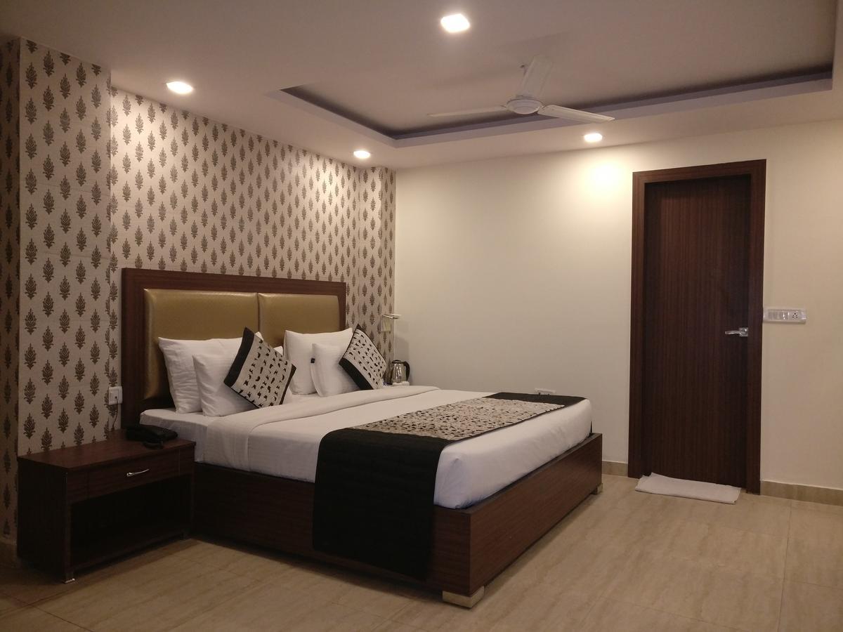 Hotel Pawan Plaza Near Sir Ganga Ram Hospital Delhi  Extérieur photo